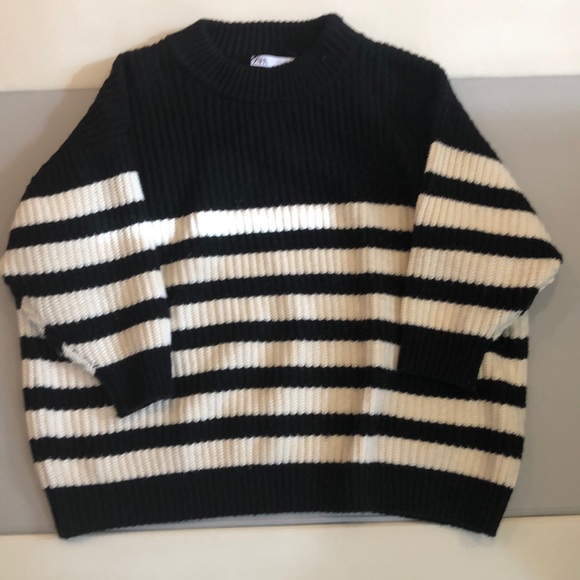 Zara Sweaters - Zara striped oversized sweater